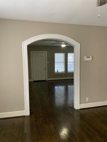 2112 Berry Street, Houston, TX 77004