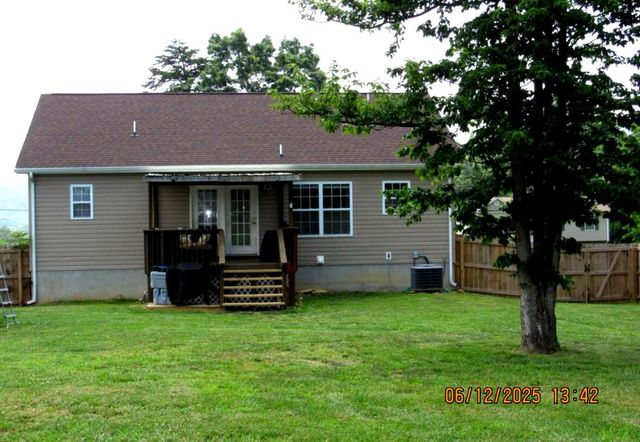 5605 Prunty DR, Salem, VA 24153