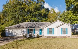 1703 Dove Dr, Benton, AR 72015