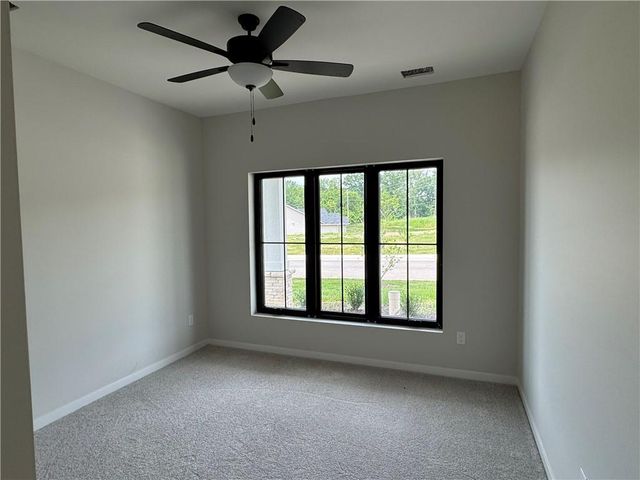 1971 Harvest Road, Liberty, MO 64068