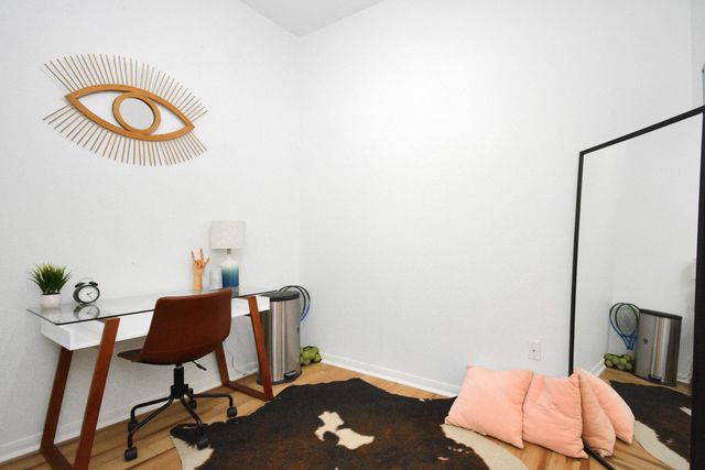 1441 East Street 104, Houston, TX 77007