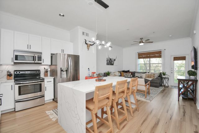 1441 East Street 104, Houston, TX 77007