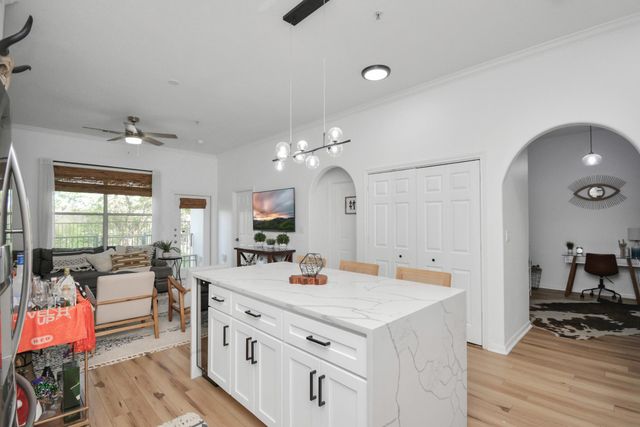 1441 East Street 104, Houston, TX 77007