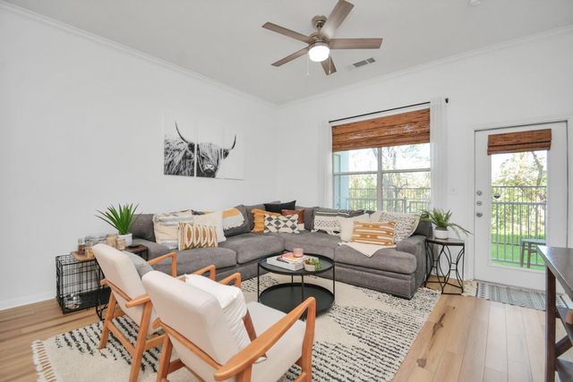 1441 East Street 104, Houston, TX 77007