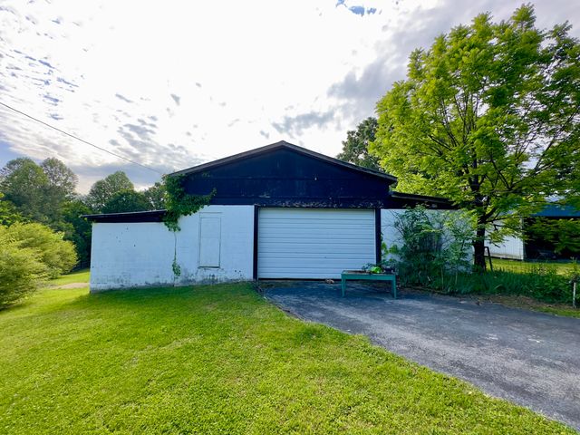 160 Dean King Road, Pine Knot, KY 42635