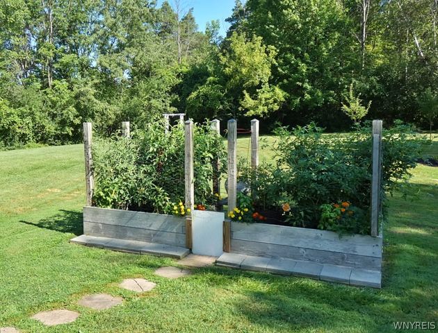 2470 Bauer Road, Eden, NY 14057
