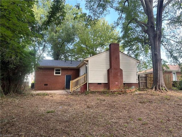 509 Greenbriar Road, Greensboro, NC 27405