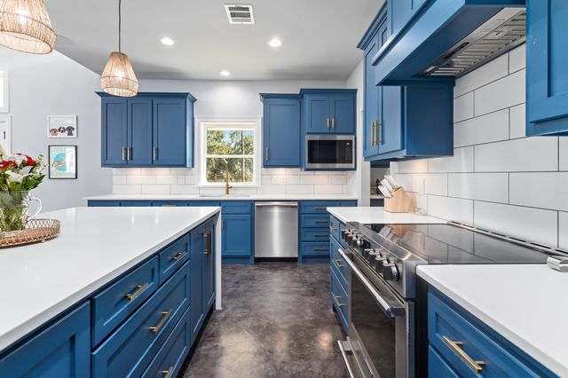 847 W Buccaneer Drive, Winnie, TX 77665