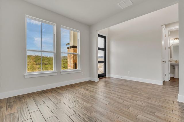 8424 Red Bottle Brush RD, Lago Vista, TX 78645