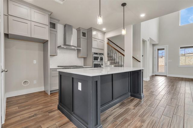 8424 Red Bottle Brush RD, Lago Vista, TX 78645