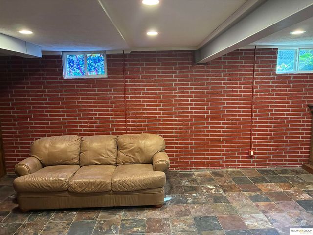 8131 S 101St Street, La Vista, NE 68128