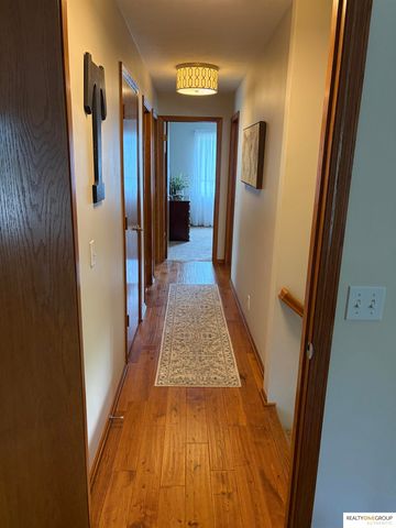 8131 S 101St Street, La Vista, NE 68128