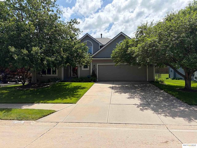 8131 S 101St Street, La Vista, NE 68128
