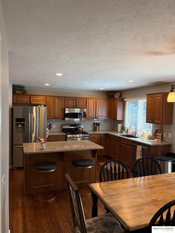 8131 S 101St Street, La Vista, NE 68128