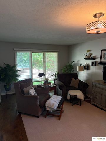 8131 S 101St Street, La Vista, NE 68128
