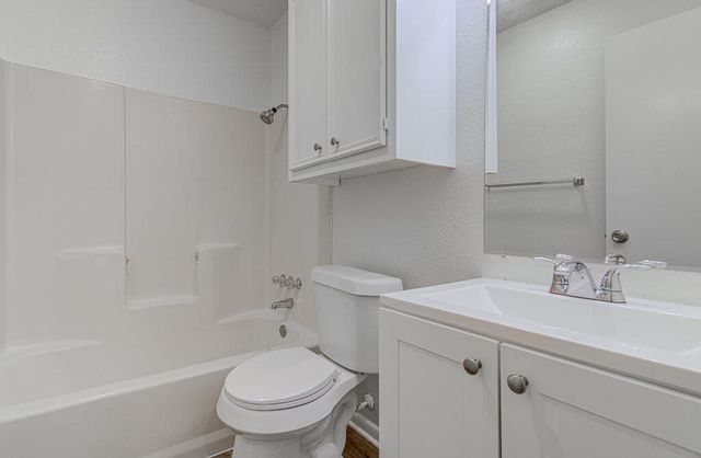 404 W Dittmar RD B, Austin, TX 78745