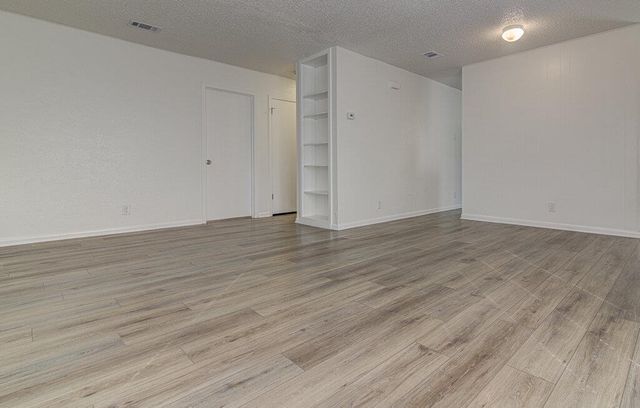 404 W Dittmar RD B, Austin, TX 78745