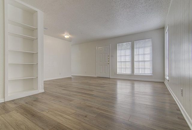 404 W Dittmar RD B, Austin, TX 78745