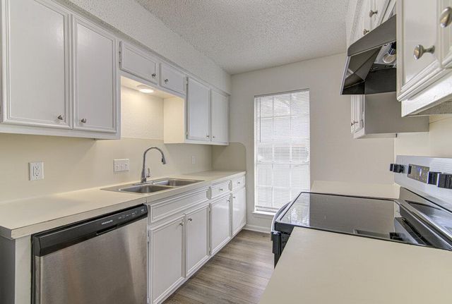 404 W Dittmar RD B, Austin, TX 78745