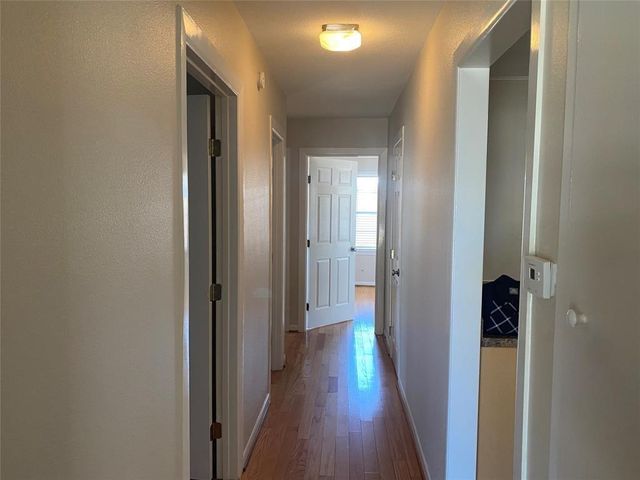 121 Tuna Street, Galveston, TX 77550