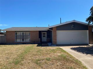 121 Tuna Street, Galveston, TX 77550