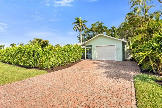 1255 Illinois DR, Naples, FL 34103
