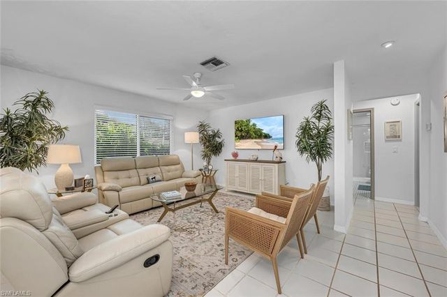 1255 Illinois DR, Naples, FL 34103