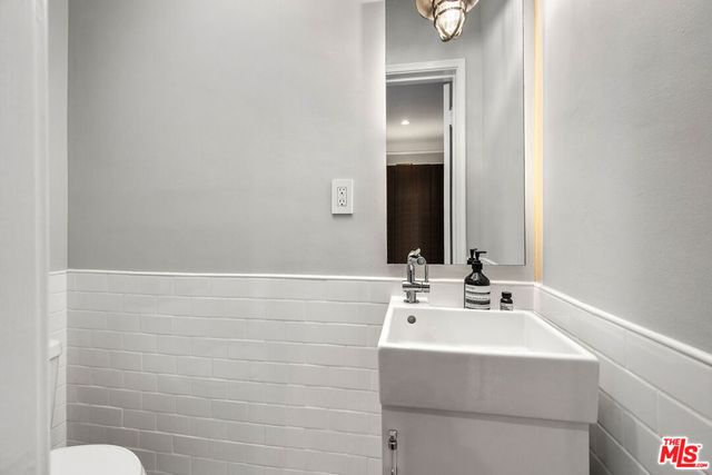 10819 Garfield Avenue, Culver City, CA 90230