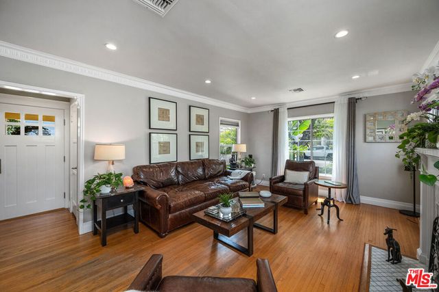 10819 Garfield Avenue, Culver City, CA 90230