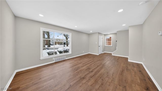 16811 Invermere Avenue, Cleveland, OH 44128