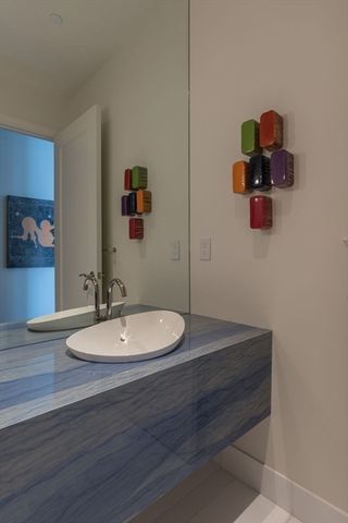 50 Liberty PH2A, Boston, MA 02210