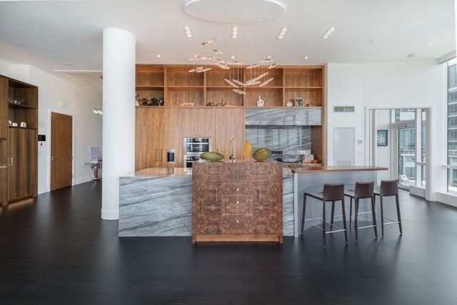 50 Liberty PH2A, Boston, MA 02210