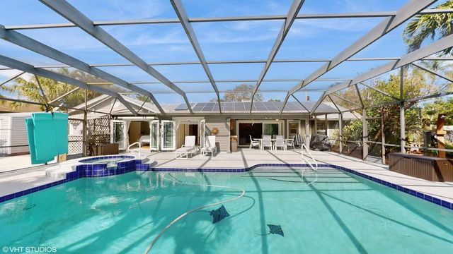 9278 SE Sharon Street SE, Hobe Sound, FL 33455