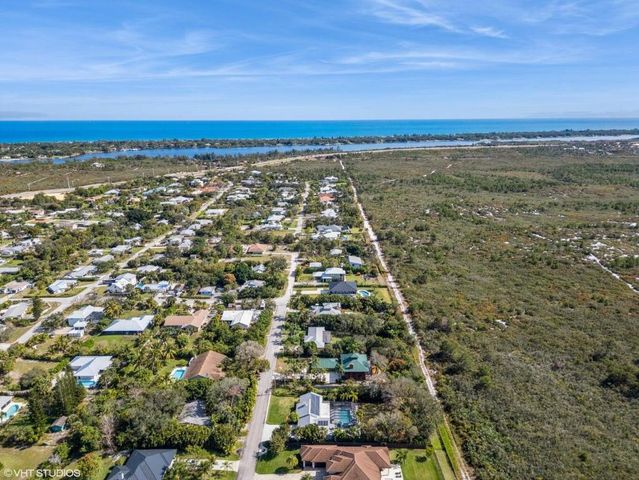 9278 SE Sharon Street SE, Hobe Sound, FL 33455
