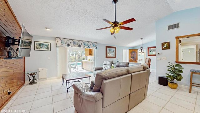 9278 SE Sharon Street SE, Hobe Sound, FL 33455