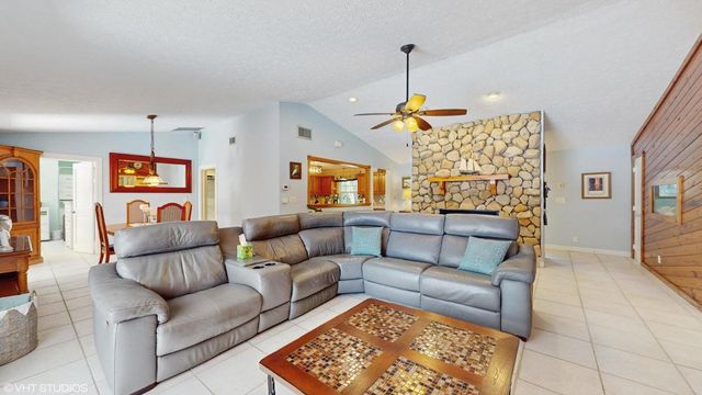 9278 SE Sharon Street SE, Hobe Sound, FL 33455