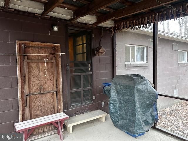 4998 BLACK LOG RD, Orbisonia, PA 17243