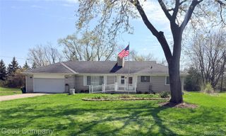 25400 Springbrook Drive, Farmington Hills, MI 48336