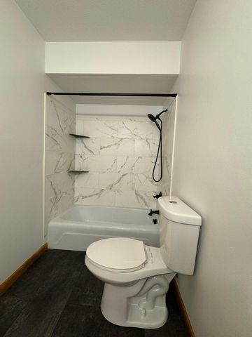 1704 Naughtingham Road, Newark, OH 43055