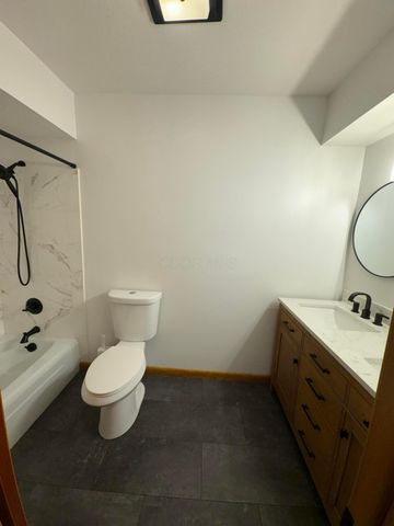 1704 Naughtingham Road, Newark, OH 43055