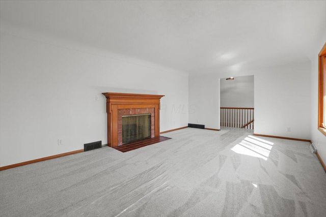 1704 Naughtingham Road, Newark, OH 43055