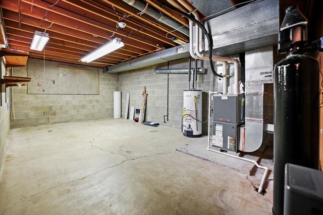 1704 Naughtingham Road, Newark, OH 43055