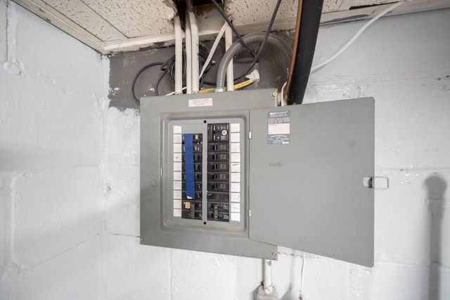 2960 S 15th PLACE, Milwaukee, WI 53215