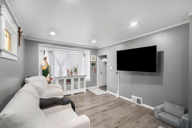 2960 S 15th PLACE, Milwaukee, WI 53215