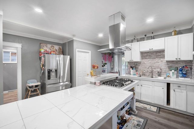 2960 S 15th PLACE, Milwaukee, WI 53215