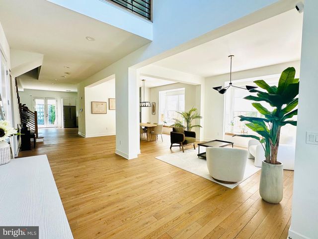 2033 GRIFFITH ROAD, Falls Church, VA 22043