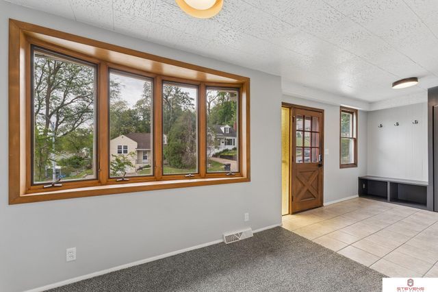 6312 Evans Street, Omaha, NE 68104