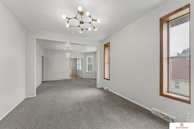 6312 Evans Street, Omaha, NE 68104