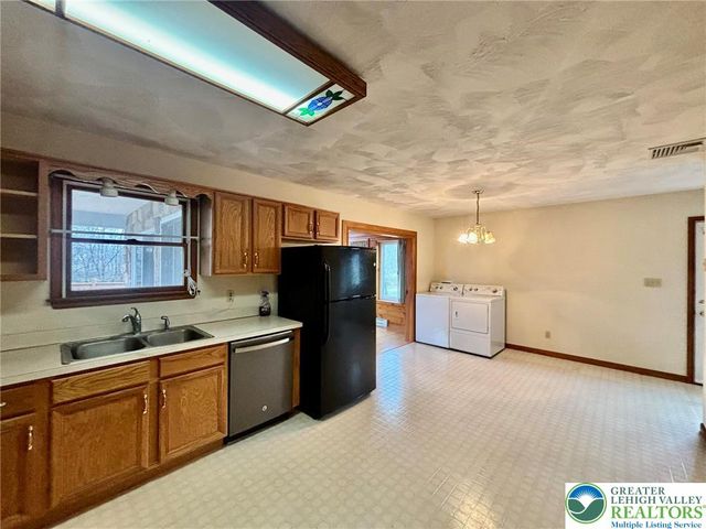 132 Nazareth Drive, Moore Twp, PA 18064