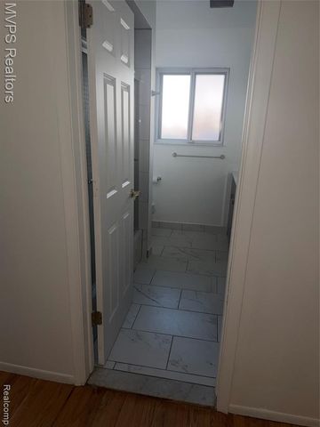 35267 Eden Park Drive, Sterling Heights, MI 48312